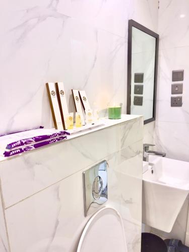 ห้องน้ำของ the paradise