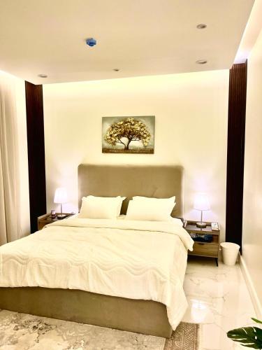 เตียงในห้องที่ the paradise