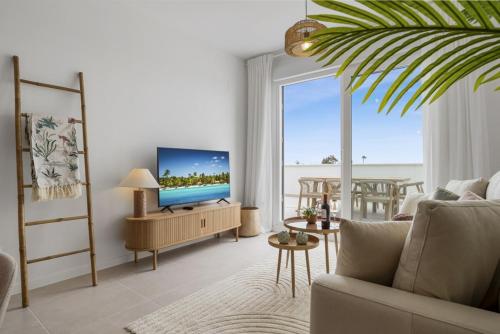 Luxury 2BR - 400m to Beach - Pool & Views - Casa Los Amigos