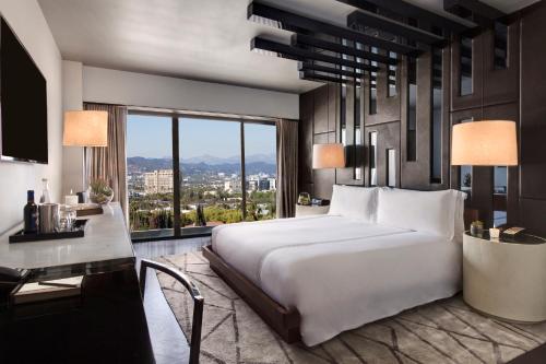 SIXTY Beverly Hills Image