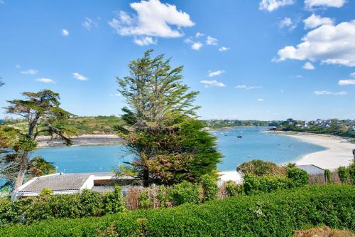 Grande maison face à l'océan avec jardin pour 11