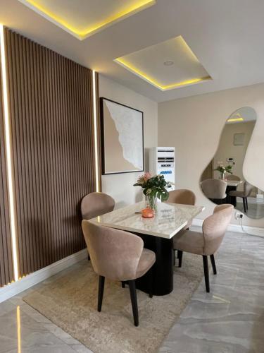 Stylish and cozy 2 bedroom Apartment in Lekki