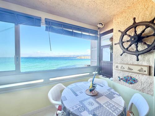 studio sur l'eau avec plage privée