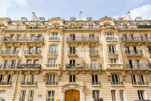 Chic Parisian Stay Trocadéro & Eiffel Tower