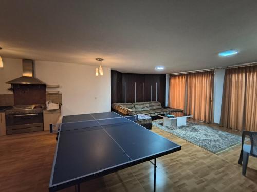 Stolní tenis v ubytování Shafa Badran Studio nebo okolí