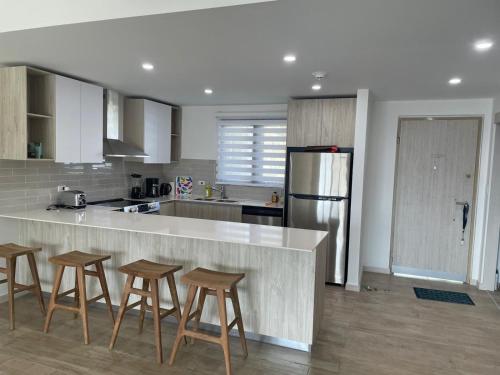 Η κουζίνα ή μικρή κουζίνα στο Sea View 02 Bedroom Apartment with Terrace