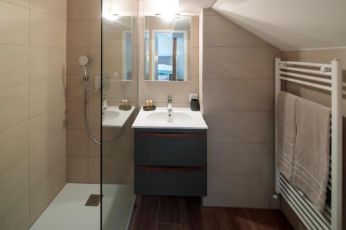 Koupelna v ubytování Hotel America