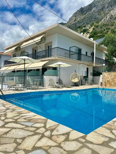 Vladimiros Apartments