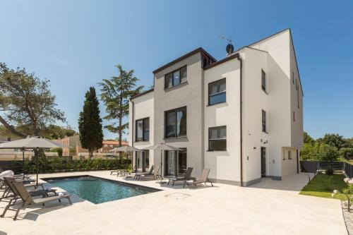 Luxury Apartment Matic I with shared Pool and Seaview