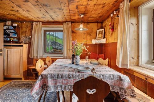 Η κουζίνα ή μικρή κουζίνα στο Ferienhaus Leitner
