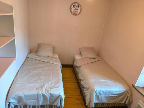 Ein Bett oder Betten in einem Zimmer der Unterkunft Maison de village