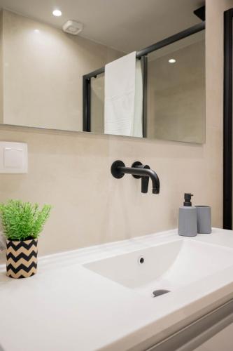 Sweet Family Home 1