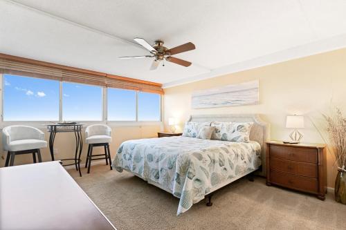 Кровать или кровати в номере Beachfront 2-Bedroom Condo at Atlantis Building, Ocean City Ocean Views & Pool Access