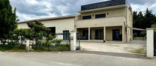 Photo de la galerie de l'établissement Chambre style hôtel, à Sablet