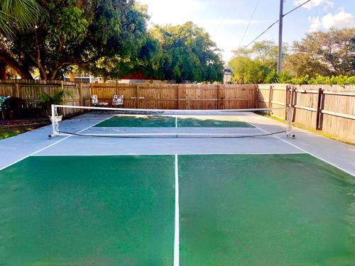Attività di tennis o squash presso la casa vacanze o nelle vicinanze