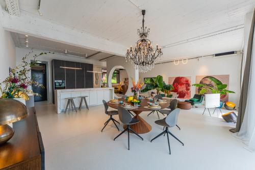 Flexible SelfCheckIns 140 - The most Luxurious Villa with Private pool in Zagreb