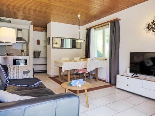 Apartment Chalet Almis-Bödeli-1 by Interhome