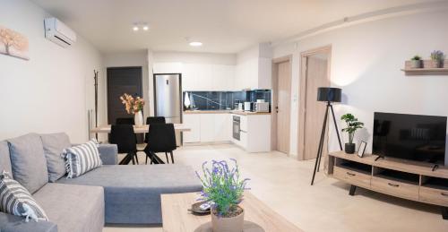 Sweet Family Home 3