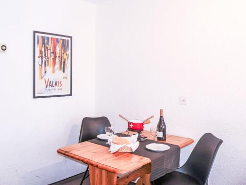 Nápoje v ubytování Apartment Haus Bellevue-6 by Interhome
