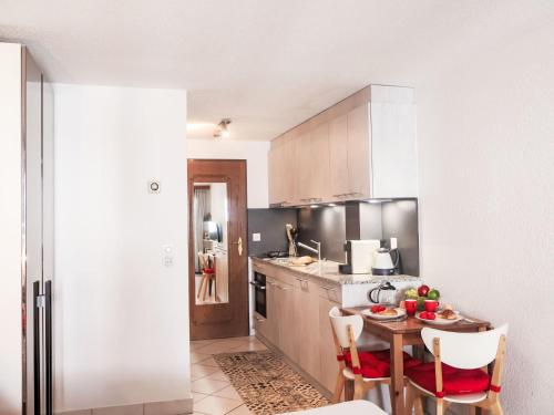 Kuchyň nebo kuchyňský kout v ubytování Apartment Haus Bellevue-7 by Interhome