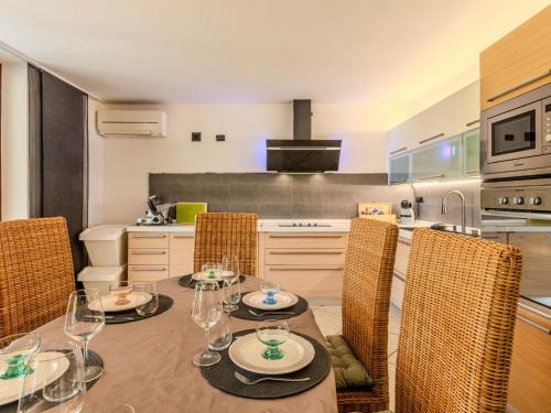 Apartment Belvedere by Interhomeにあるキッチンまたは簡易キッチン