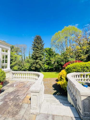 Κήπος έξω από το Larchmount House B&B