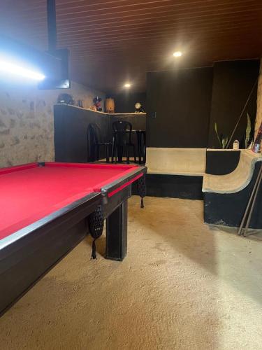Biliár nebo kulečník v ubytování Hotel Sinhá