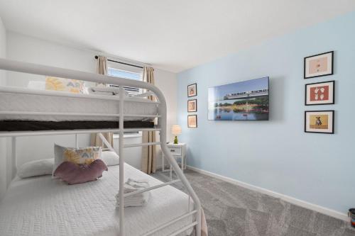 CONDO 2bed2bath next to Disney w Free Water Park photo 14