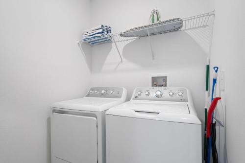 CONDO 2bed2bath next to Disney w Free Water Park photo 24