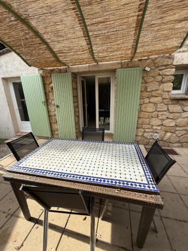 Maisonette avec jardin au calme