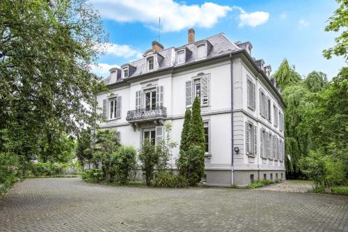 Spacieux Studio, Maison de Maître, Parking Gratuit sur Place, MULHOUSE CENTRE