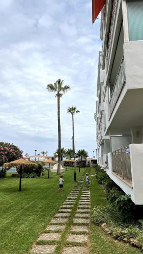 Fuengirola Beachfront Apartment - Kids Concept