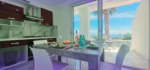 Φωτογραφία από το άλμπουμ του Ninfa Sul Mare Apartments 50 M E T R I dal Mare Best Breakfast and Free Parking σε Capo Vaticano