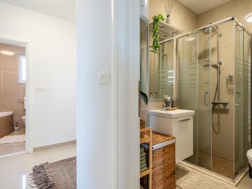 Deluxe 3 bedroom apartment with sea view