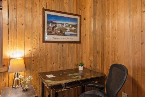 Φωτογραφία από το άλμπουμ του Cabin on 20 Acres, Wildlife, Big Views, Firepit, Close to Yellowstone σε Λίβινγκστον