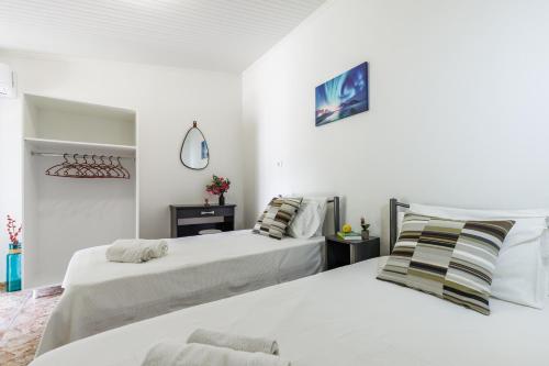 Lemon Trees Rooms & Studio