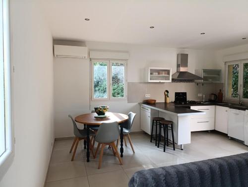 Photo de la galerie de l'établissement Maison atypique avec jardin, à Calenzana