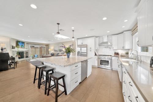 Gallery image of 4BD4BA LuxuryHot TubYard - June July 2027 in San Clemente