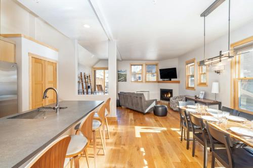 Ảnh trong thư viện ảnh của Loft at Livery by Exceptional Stays ở Telluride