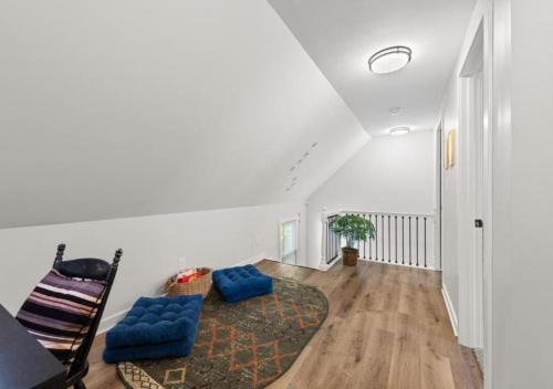 Ein Sitzbereich in der Unterkunft Renovated and Professionally Designed 3Bed Home
