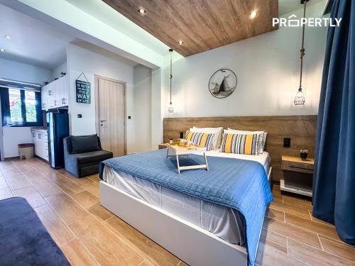 Kallikratia Central Boutique #PROPERTLY