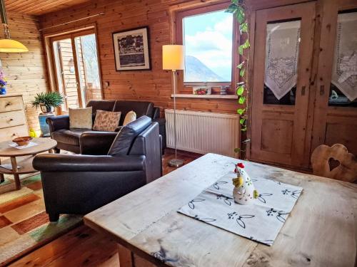 Χώρος καθιστικού στο Holiday Home Sonnenplatzl Verditz by Interhome