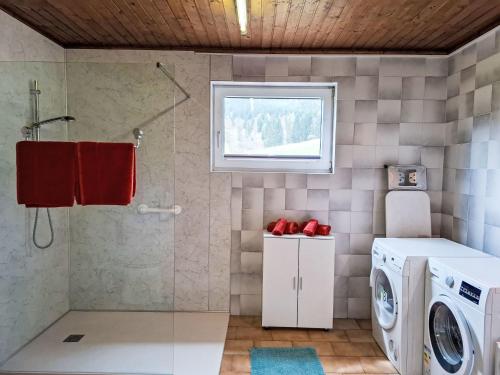 Ένα μπάνιο στο Holiday Home Sonnenplatzl Verditz by Interhome