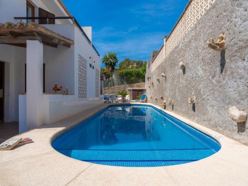 Piscina de la sau aproape de Apartment Clara-8 by Interhome