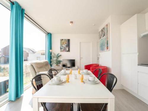 TV a/nebo společenská místnost v ubytování Holiday Home New Dahlia 17 by Interhome