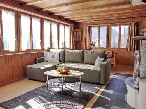 Un lugar para sentarse en Holiday Home Chalet Träumli by Interhome