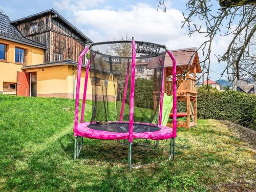 Herní místnost nebo prostor pro děti v ubytování Holiday Home U Pekařů by Interhome