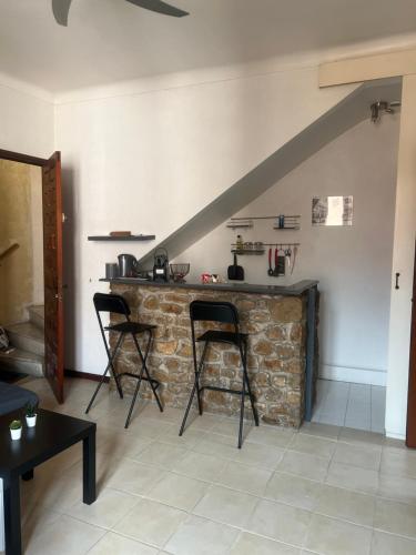 Charmant 2 pièces village historique la turbie