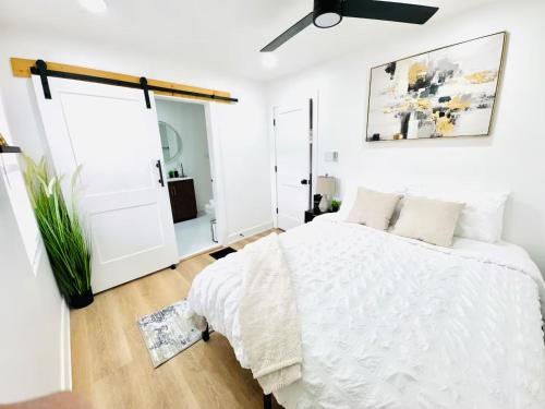 Postel nebo postele na pokoji v ubytování Unique Spacious Bungalow