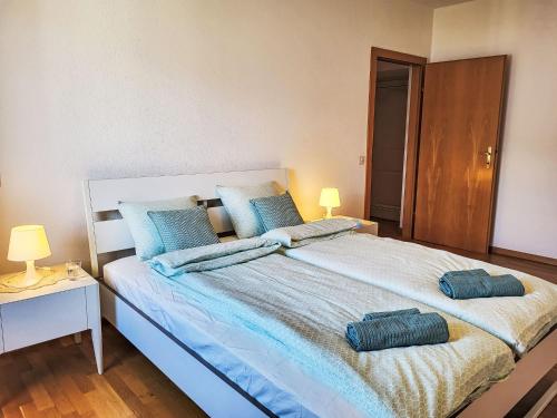 Una cama o camas en una habitación de Apartment Casa Stella-3 by Interhome